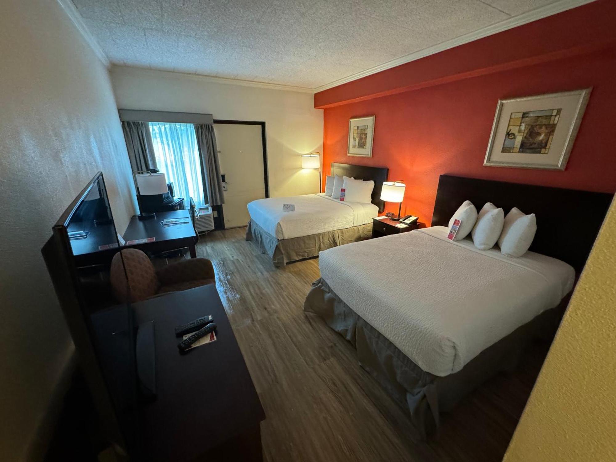 Hotel Ramada By Wyndham Newark/Wilmington Exterior foto